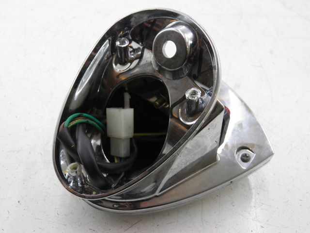 photo de Fanale posteriore YAMASAKI YM50QT-N3 RETRO 50 (2012 - 2014) - Altra angolazione