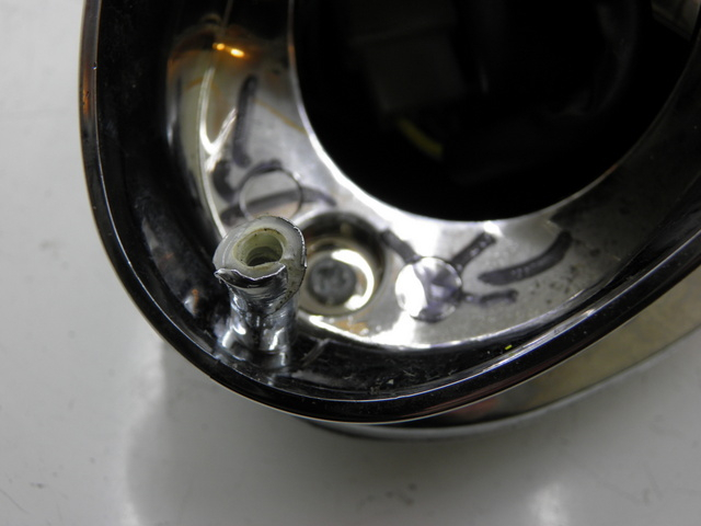 photo de Fanale posteriore YAMASAKI YM50QT-N3 RETRO 50 (2012 - 2014) - Stato della superficie e materiale