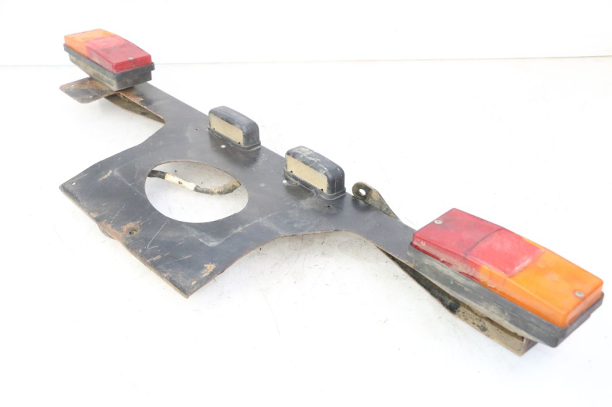 photo de FANALE STOP POSTERIORE  YAMAHA YFM GRIZZLY 550 (2008 - 2015) - Caratteristiche distintive
