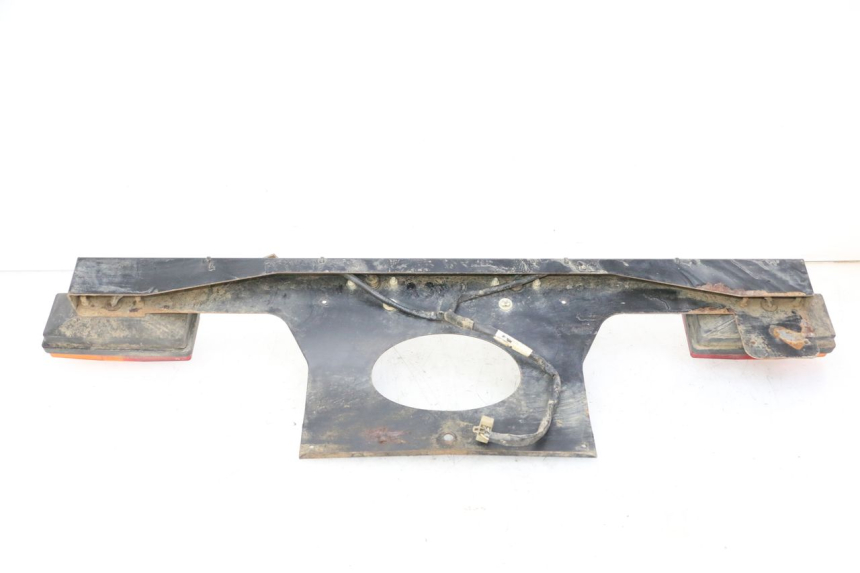 photo de FANALE STOP POSTERIORE  YAMAHA YFM GRIZZLY 550 (2008 - 2015) - Stato della superficie e materiale