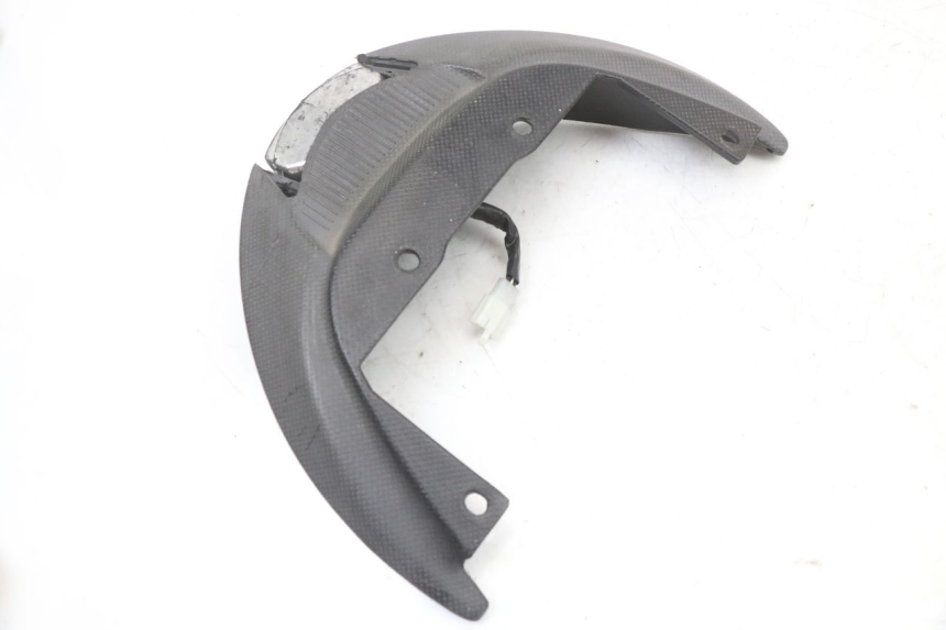 photo de FANALE POSTERIORE PIAGGIO ZIP 2T 50 (2009 - 2019) - Stato della superficie e materiale