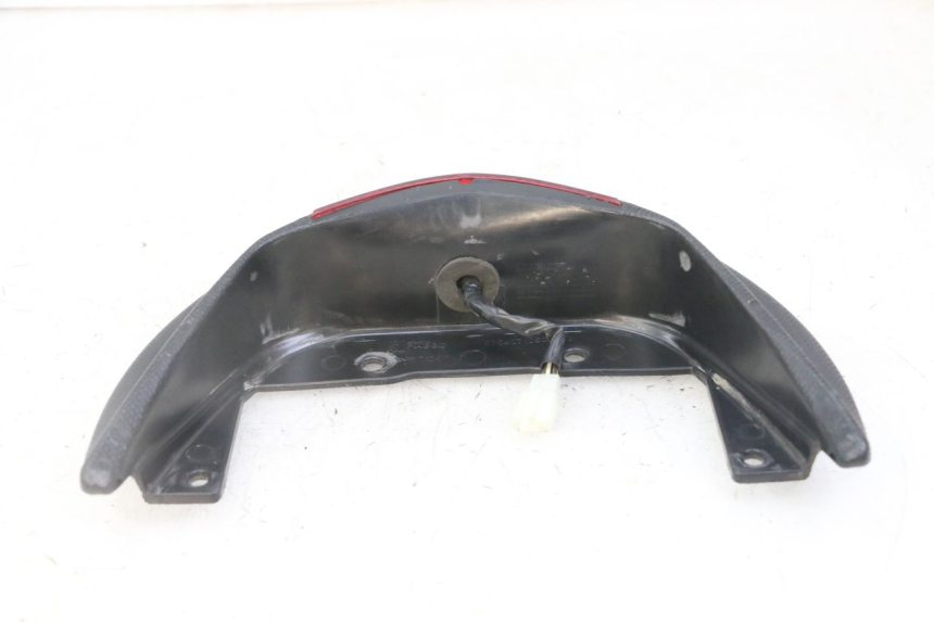 photo de FANALE POSTERIORE PIAGGIO ZIP 4T 50 (2018 - 2020) - Dettagli dei punti di fissaggio