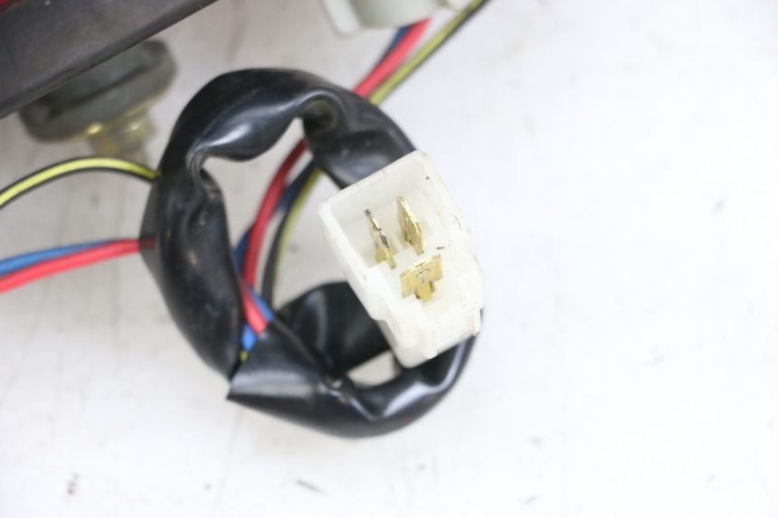 photo de FANALE STOP POSTERIORE  KAWASAKI ZR 7 750 (1999 - 2004) - Primo piano tecnico