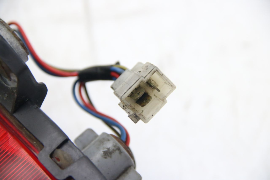 photo de FANALE POSTERIORE KAWASAKI ZX-6R ZX6R 600 (1995 - 1997) - Dettagli dei punti di fissaggio