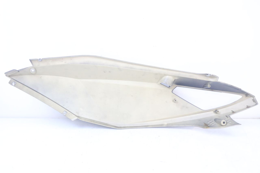 photo de FLANC POSTERIORE DESTRO QUADRO 3D S 350 (2013 - 2018) - Dettagli dei punti di fissaggio