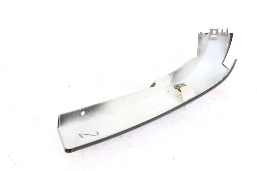 photo de PARAFANGO POSTERIORE DESTRO E-MAX 80L 1 (2011 - 2014) - Primo piano tecnico