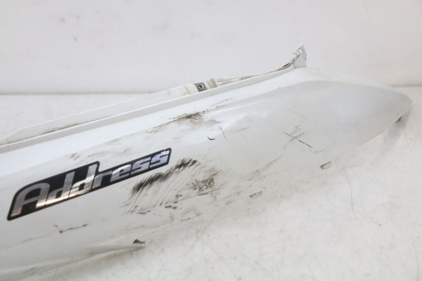 photo de CARENA POSTERIORE DESTRA SUZUKI ADDRESS 110 (2015 - 2020) - Stato della superficie e materiale