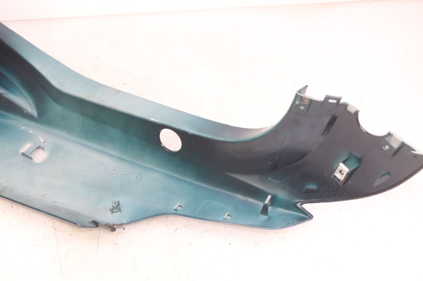 photo de PARAFANGO POSTERIORE DESTRO KYMCO AGILITY 16+ 4T 50 (2018 - 2023) - Altra angolazione