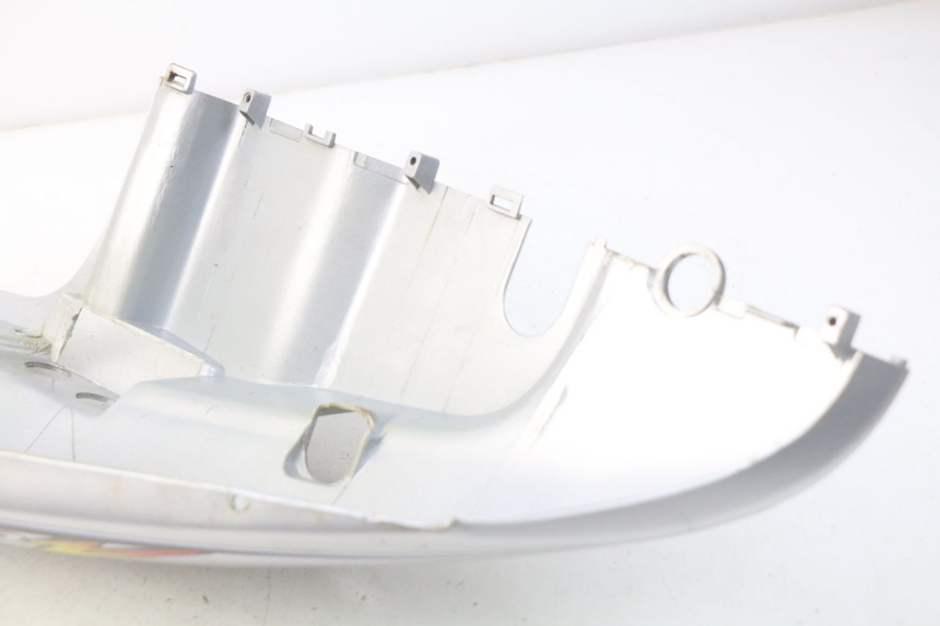 photo de PARAFANGO POSTERIORE DESTRO KYMCO AGILITY 4T 50 (2005 - 2018) - Zoom sullo stato d'uso