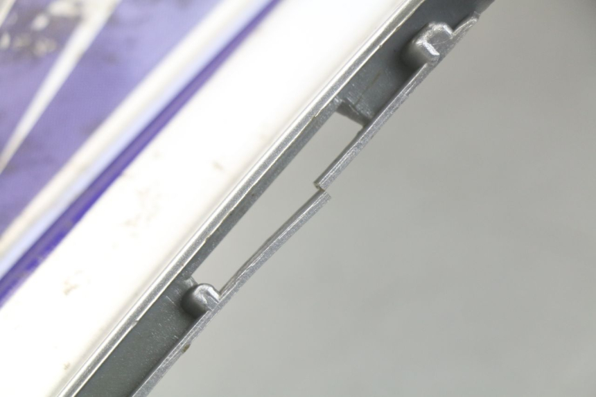 photo de PARAFANGO POSTERIORE DESTRO KYMCO AGILITY 4T 50 (2005 - 2018) - Dettagli dei punti di fissaggio