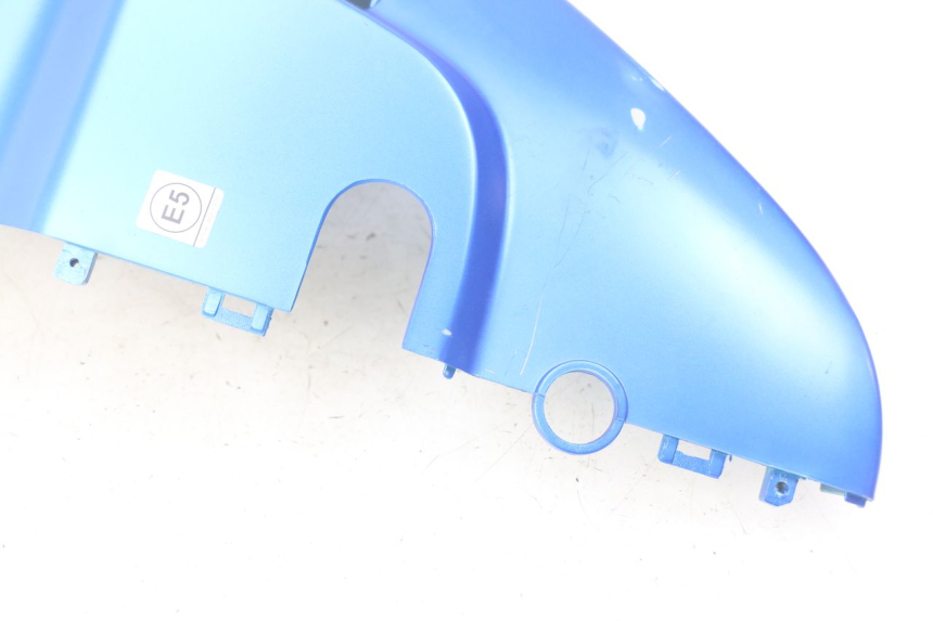 photo de PARAFANGO POSTERIORE DESTRO KYMCO AGILITY 4T 50 (2018 - 2022) - Primo piano ad alta risoluzione