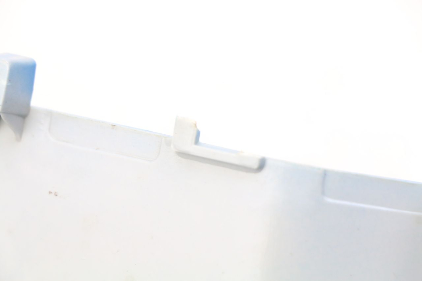 photo de PARAFANGO POSTERIORE DESTRO KYMCO AGILITY 4T 50 (2018 - 2022) - Dettagli dei punti di fissaggio