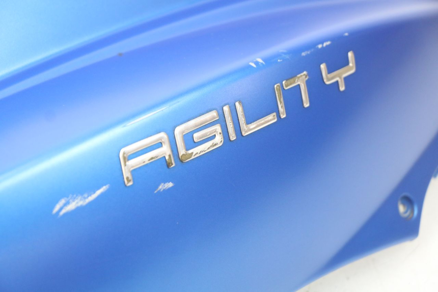 photo de PARAFANGO POSTERIORE DESTRO KYMCO AGILITY 4T 50 (2018 - 2022) - Marcature e riferimenti originali