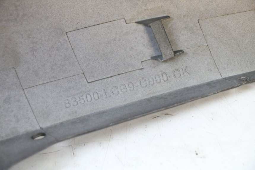 photo de PARAFANGO POSTERIORE DESTRO KYMCO AGILITY 4T 50 (2005 - 2018) - Marcature e riferimenti originali