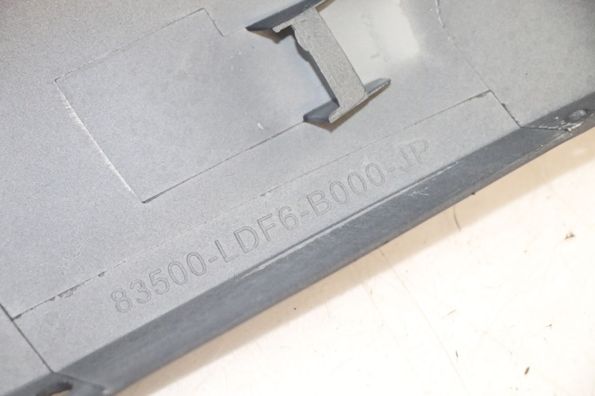 photo de PARAFANGO POSTERIORE DESTRO KYMCO AGILITY 4T 50 (2018 - 2022) - Zoom sui componenti