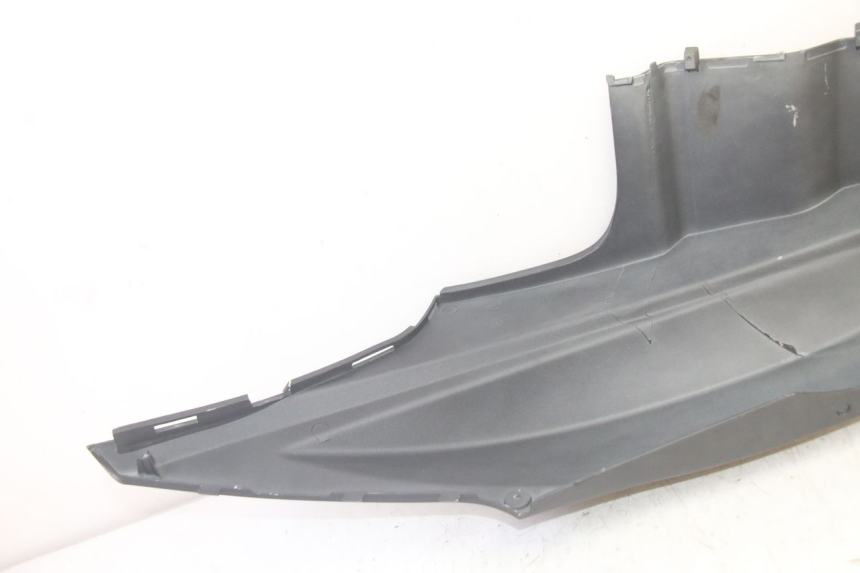 photo de PARAFANGO POSTERIORE DESTRO KYMCO AGILITY 4T 50 (2018 - 2022) - Stato della superficie e materiale