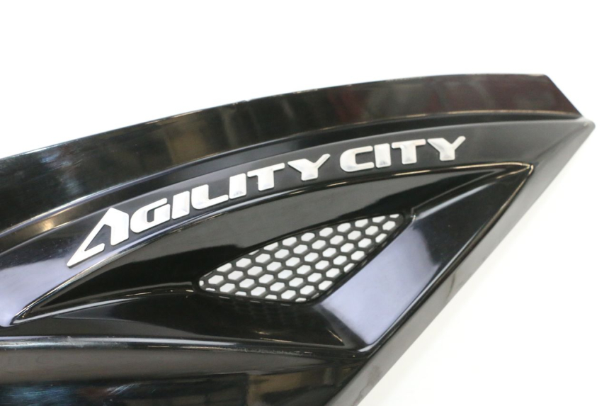 photo de CARENA POSTERIORE DESTRA KYMCO AGILITY CITY 16P 125 (2015 - 2024) - Dettaglio del componente