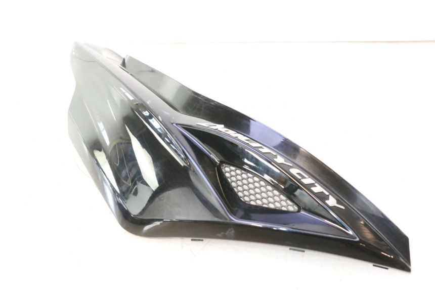 photo de CARENA POSTERIORE DESTRA KYMCO AGILITY CITY 16P 125 (2015 - 2024) - Dettagli dei punti di fissaggio