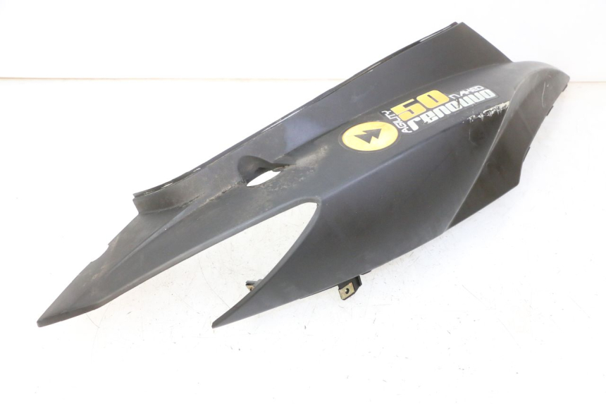 photo de CARENA POSTERIORE DESTRA KYMCO AGILITY NAKED RENOUVO 2T 50 (2011 - 2018) - Primo piano tecnico