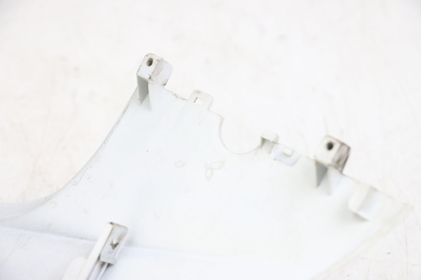 photo de CARENA POSTERIORE DESTRA KYMCO AGILITY RS 4T 50 (2009 - 2013) - Zoom sullo stato d'uso