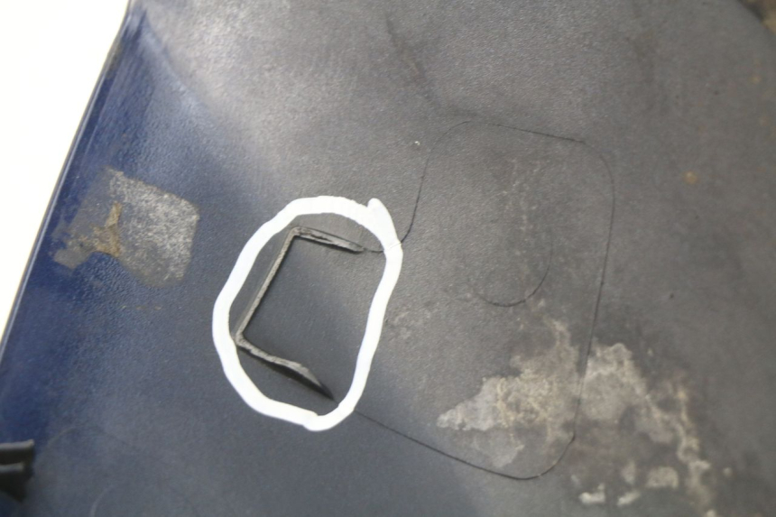 photo de PARAFANGO POSTERIORE DESTRO APRILIA ATLANTIC 125 (2003 - 2009) - Primo piano tecnico