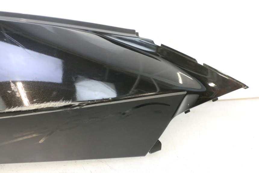 photo de PARAFANGO POSTERIORE DESTRO APRILIA ATLANTIC S 125 (2010 - 2013) - Primo piano tecnico