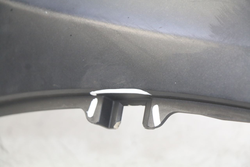 photo de PARAFANGO POSTERIORE DESTRO PIAGGIO BEVERLY 125 (2010 - 2015) - Dettagli dei punti di fissaggio