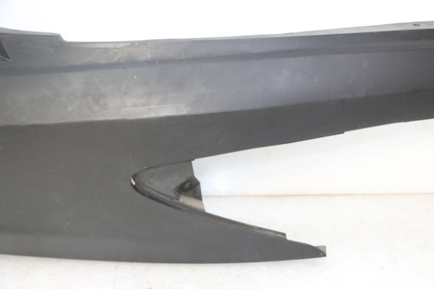 photo de CARENA POSTERIORE DESTRA SUZUKI BURGMAN 125 (2007 - 2014) - Ispezione visiva dettagliata