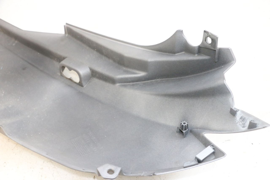 photo de CARENA POSTERIORE DESTRA SUZUKI BURGMAN 650 (2013 - 2020) - Altra angolazione