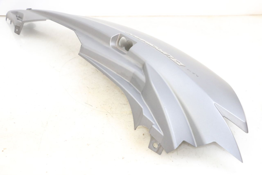 photo de CARENA POSTERIORE DESTRA SUZUKI BURGMAN 650 (2013 - 2020) - Dettagli dei punti di fissaggio