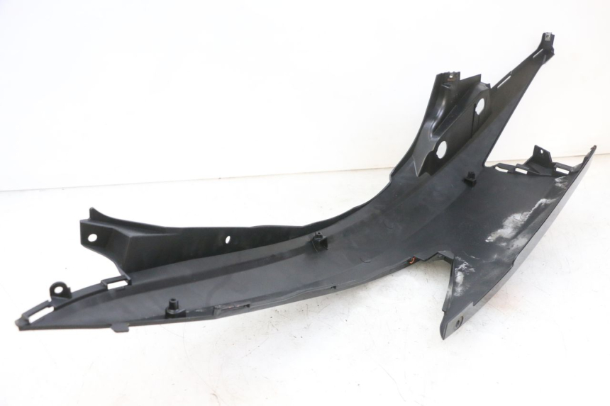 photo de CARENA POSTERIORE DESTRA SUZUKI BURGMAN 125 (2007 - 2014) - Zoom sullo stato d'uso