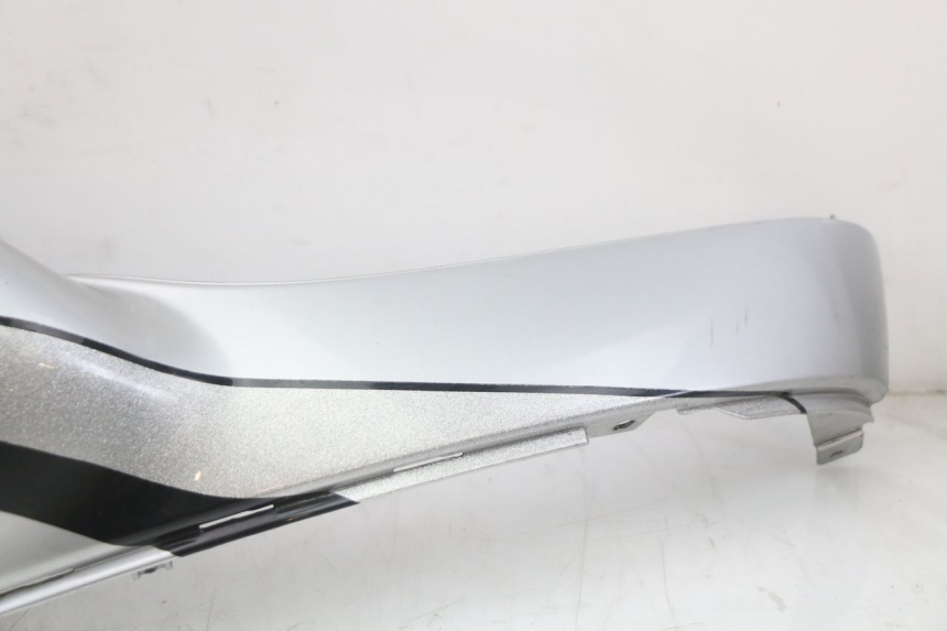 photo de PARAFANGO POSTERIORE DESTRO BMW C1 125 (2000 - 2003) - Primo piano tecnico