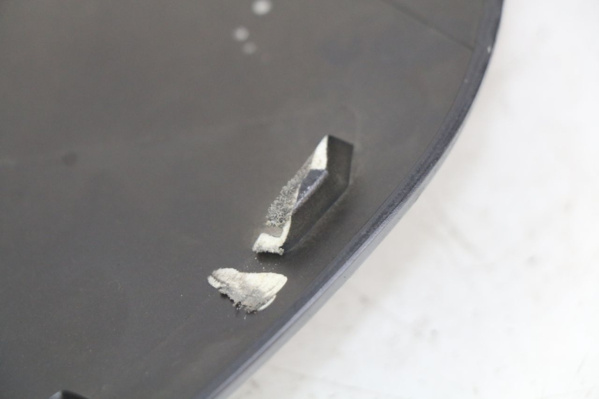 photo de PARAFANGO POSTERIORE DESTRO PEUGEOT CITYSTAR 2T 50 (2018 - 2021) - Zoom sullo stato d'uso