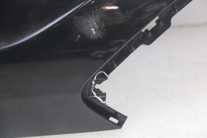 photo de PARAFANGO POSTERIORE DESTRO PEUGEOT CITYSTAR 125 (2011 - 2017) - Caratteristiche distintive