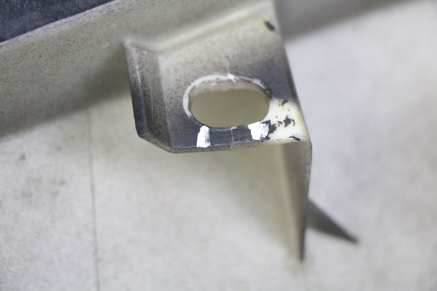 photo de PARAFANGO POSTERIORE DESTRO PEUGEOT CITYSTAR 125 (2011 - 2017) - Altra angolazione