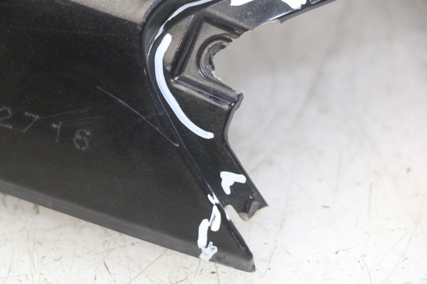 photo de PARAFANGO POSTERIORE DESTRO PEUGEOT CITYSTAR 125 (2011 - 2017) - Dettagli dei punti di fissaggio