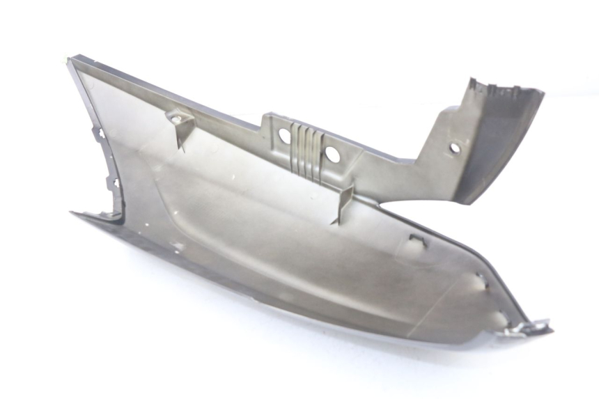 photo de PARAFANGO POSTERIORE DESTRO PEUGEOT CITYSTAR 50 (2013 - 2017) - Dettagli dei punti di fissaggio