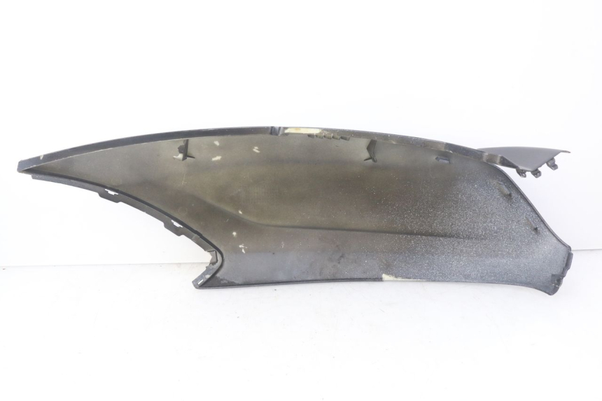 photo de PARAFANGO POSTERIORE DESTRO PEUGEOT CITYSTAR 50 (2013 - 2017) - Dettagli dei punti di fissaggio