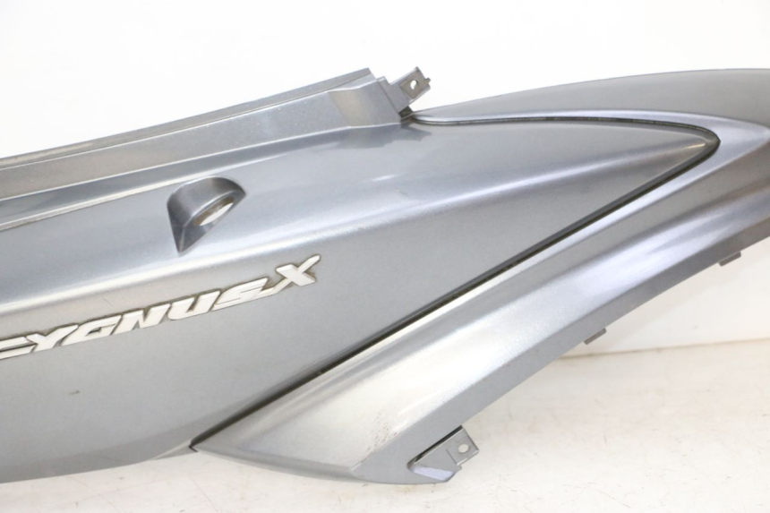 photo de PARAFANGO POSTERIORE DESTRO YAMAHA CYGNUS X INJECTION 125 (2007 - 2013) - Zoom sui componenti