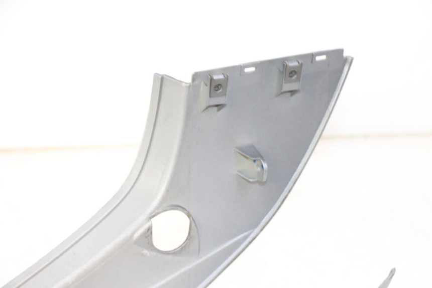 photo de PARAFANGO POSTERIORE DESTRO YAMAHA CYGNUS X INJECTION 125 (2007 - 2013) - Altra angolazione