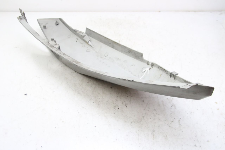 photo de PARAFANGO POSTERIORE DESTRO KYMCO DINK STREET 125 (2009 - 2014) - Stato della superficie e materiale