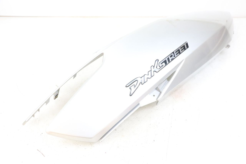 photo de PARAFANGO POSTERIORE DESTRO KYMCO DINK STREET 125 (2009 - 2014) - Primo piano tecnico