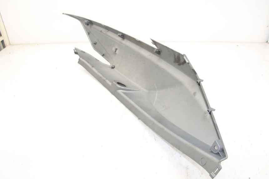 photo de PARAFANGO POSTERIORE DESTRO KYMCO DOWNTOWN ABS 125 (2015 - 2017) - Angolazione alternativa