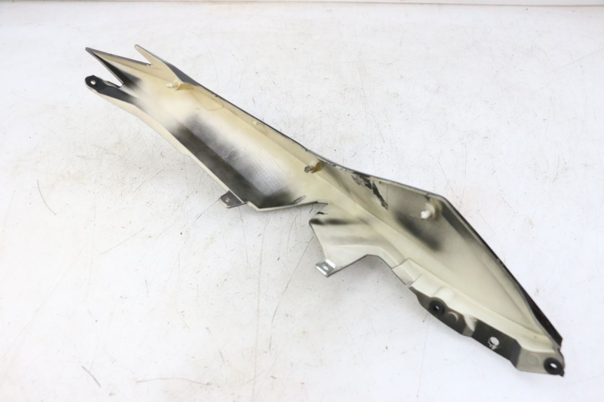 photo de CARENA POSTERIORE DESTRA EBROH BRAVO GLE 1 (2020 - 2024) - Primo piano tecnico