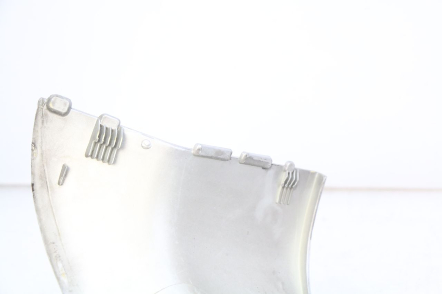 photo de PARAFANGO POSTERIORE DESTRO PEUGEOT ELYSEO 125 (1999 - 2004) - Zoom sullo stato d'uso