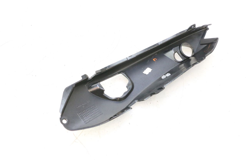 photo de FIANCATA POSTERIORE DESTRA KAWASAKI ER-6 ER6 F ABS 650 (2012 - 2016) - Primo piano tecnico