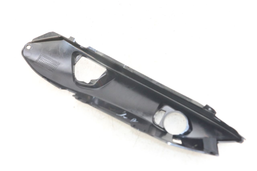 photo de PARAFANGO POSTERIORE DESTRO KAWASAKI ER-6 ER6 N 650 (2012 - 2016) - Primo piano tecnico