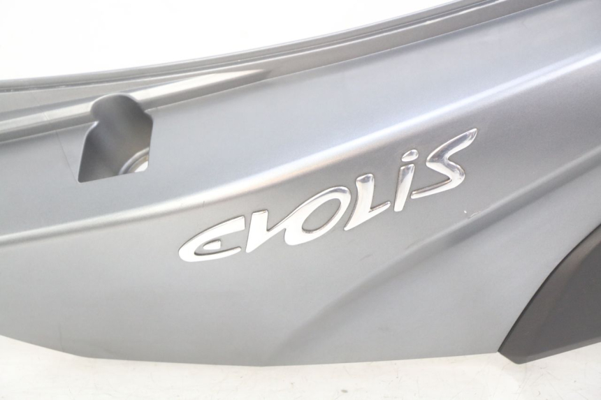 photo de PARAFANGO POSTERIORE DESTRO JM MOTORS EVOLIS 4T 50 (2018 - 2022) - Dettagli dei punti di fissaggio