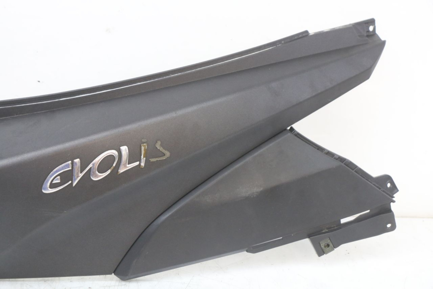 photo de PARAFANGO POSTERIORE DESTRO JM MOTORS EVOLIS 4T 50 (2018 - 2022) - Primo piano tecnico