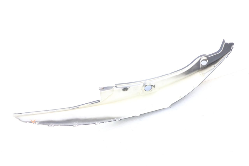 photo de CARENA POSTERIORE DESTRA JM MOTORS F45i 4T 50 (2020 - 2023) - Stato della superficie e materiale